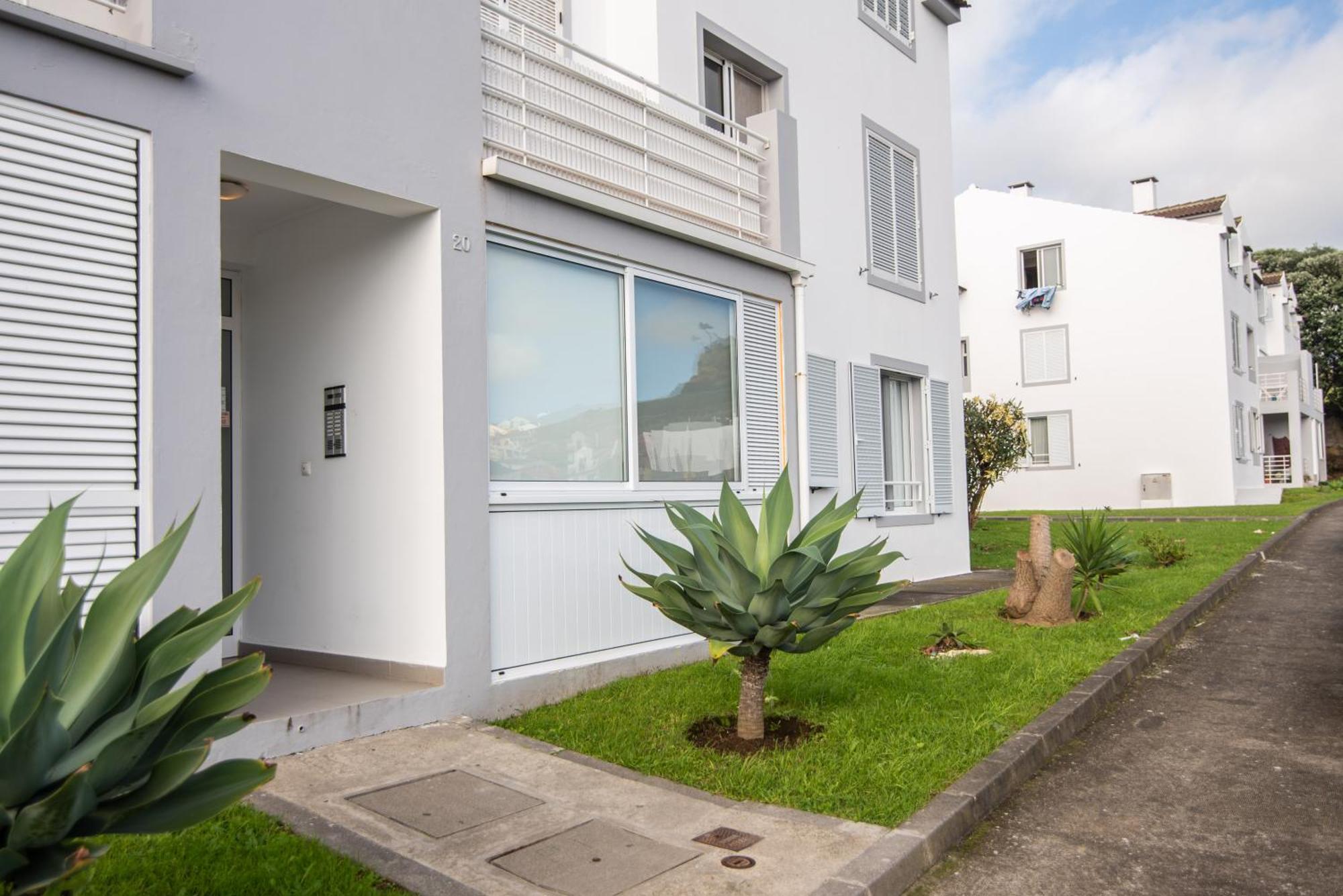P&H Holiday Beach Apt Ponta Delgada Eksteriør bilde